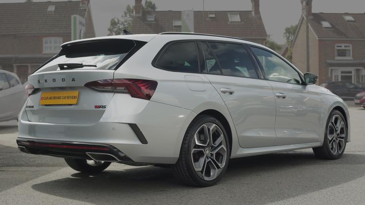 SKODA OCTAVIA DIESEL ESTATE 2.0 TDI 150 Sportline 5dr DSG